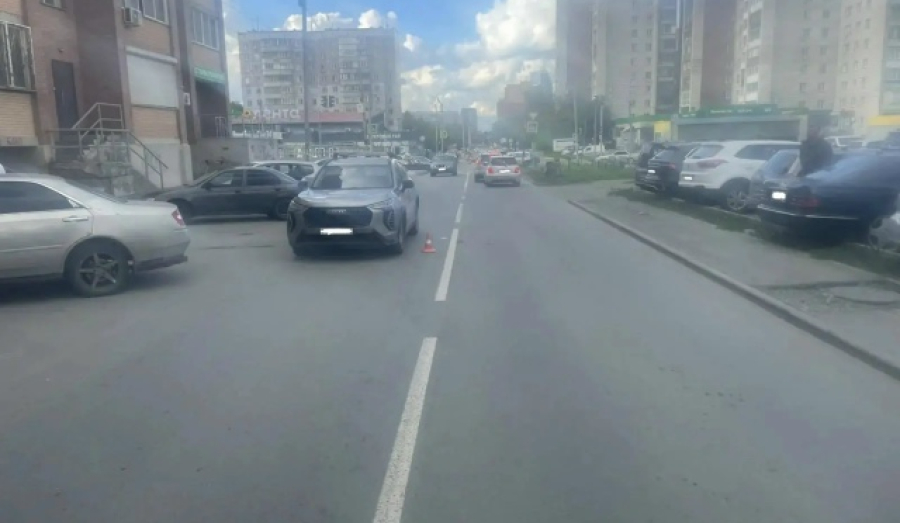 В Новосибирске кроссовер сбил 12-летнего мальчика