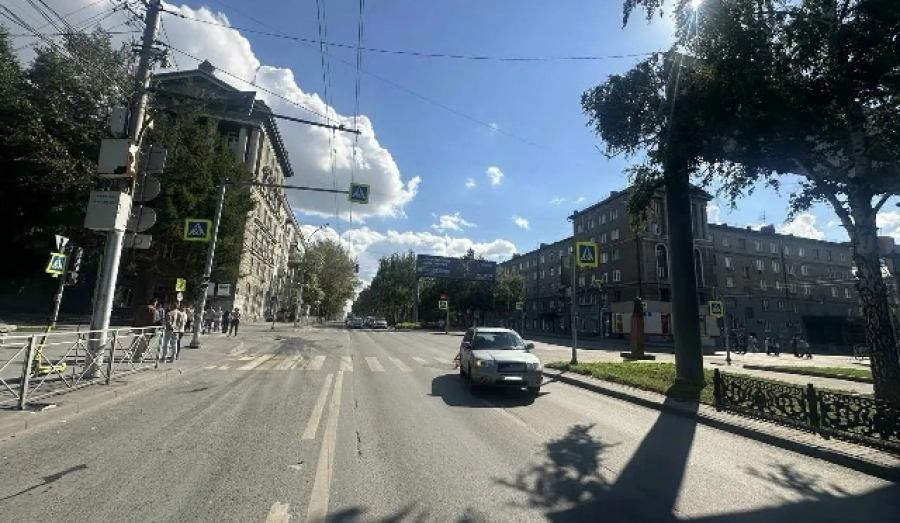 На Красном проспекте автомобиль сбил подростка
