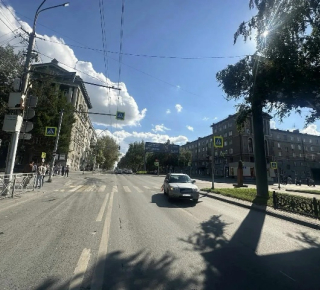 На Красном проспекте автомобиль сбил подростка