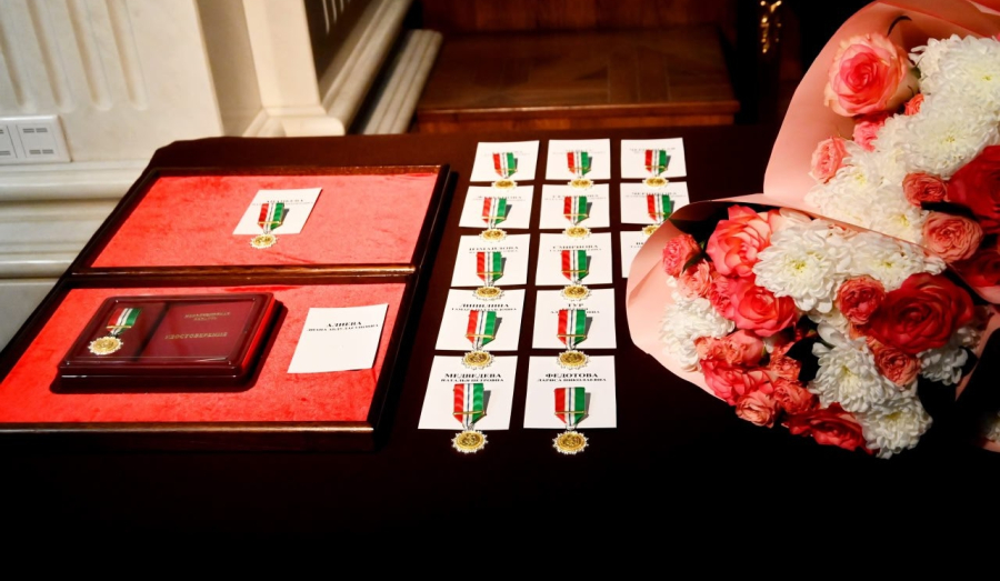 Знаки отличия «За материнскую доблесть»