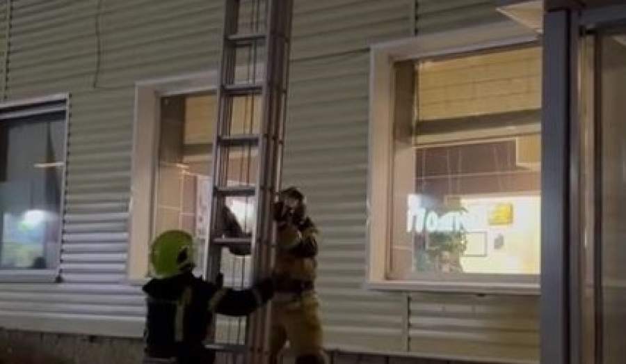 Пожар в гостинице Новосибирска: спасатели эвакуировали людей