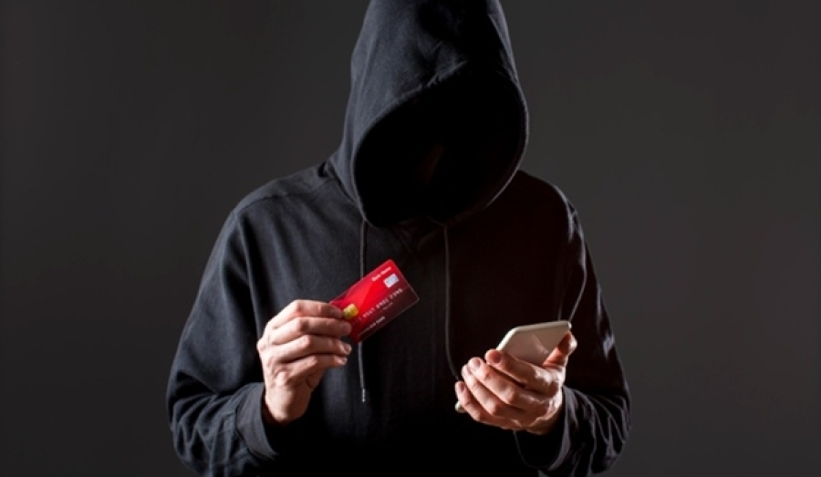 В Новосибирске 72-летнюю пенсионерку спасли от мошенников в последний момент