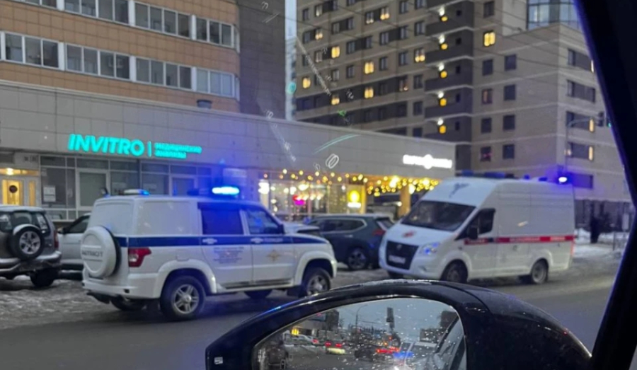 В Новосибирске бездомная женщина насмерть замерзла у ТЦ