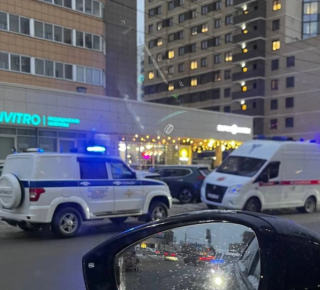 В Новосибирске бездомная женщина насмерть замерзла у ТЦ