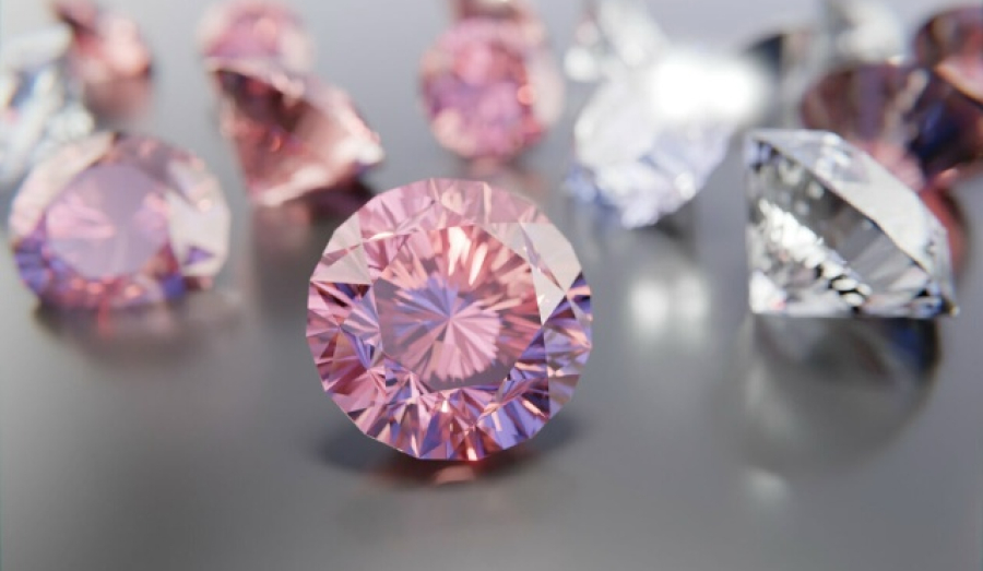 В Новосибирске женщина предстанет перед судом за контрабанду камней