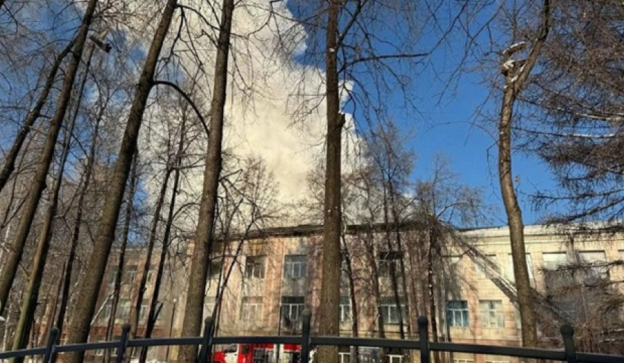 Никакой удаленки погорельцам: новые подробности пожара в педколледже в Новосибирске
