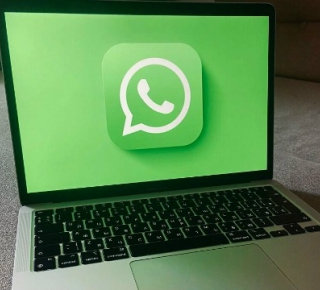 Новосибирскую компанию оштрафовали за использование WhatsApp*