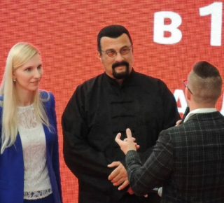 Стивен Сигал в Новосибирске: восторг от города и критика голливудских стереотипов