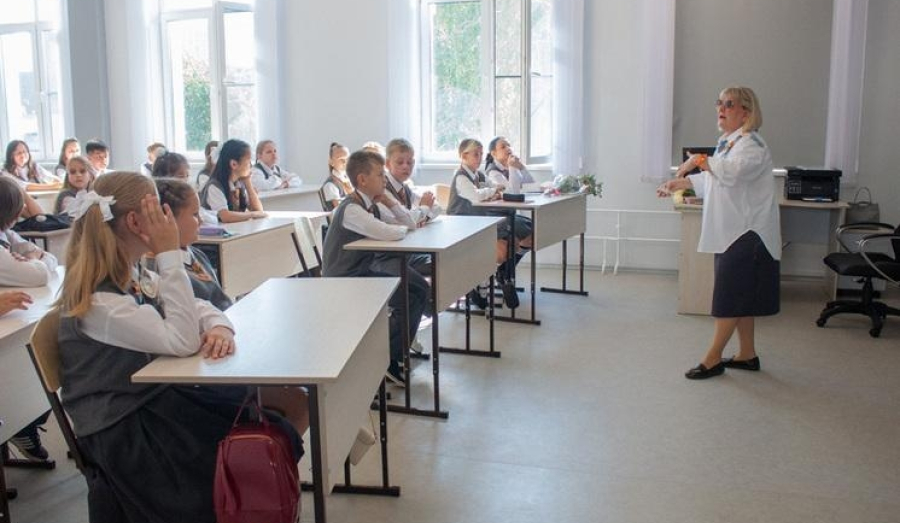 Сокращение уроков иностранного языка в школах Новосибирска в 2026 году: что изменится?