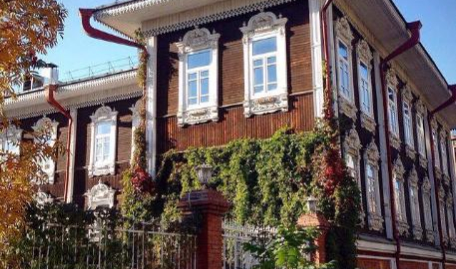 Дом купца И.Т. Сурикова (Женская гимназия П. А. Смирновой)