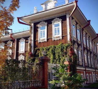 Дом купца И.Т. Сурикова (Женская гимназия П. А. Смирновой)