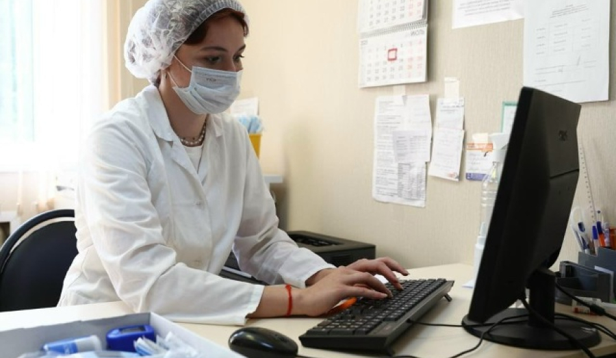 Самозанятые в России получат право на больничные и декретные выплаты: новый эксперимент с 2026 года