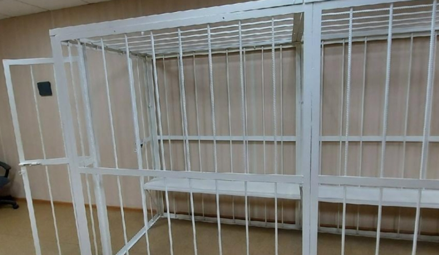 В Новосибирске военнослужащего осудили за нападение на продавца с пистолетом